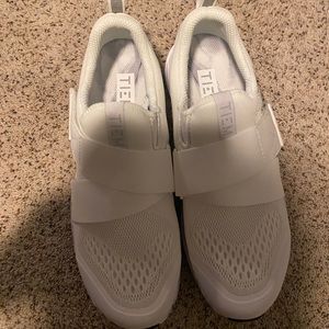 TIEM Spin Shoes -Size 7